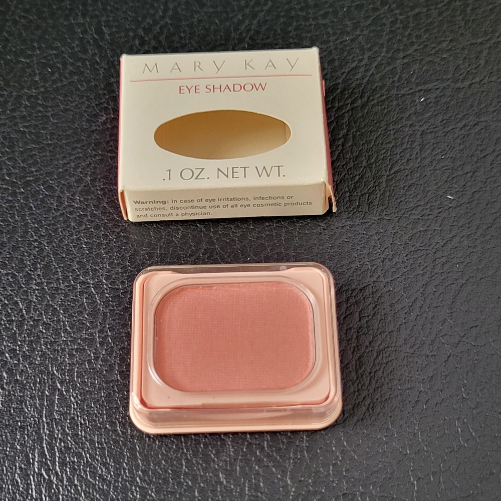 NIB Vintage Mary Kay Eye Shadow Color: Peach Chiffon 0005 .1 oz Apply Wet or Dry
